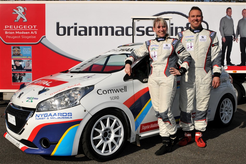 Kim Madsen og Line Lykke Jensen er klar til et angreb på Danmarksmesterskabet i 2WD-divisionen
(Foto: Rallypics.dk)